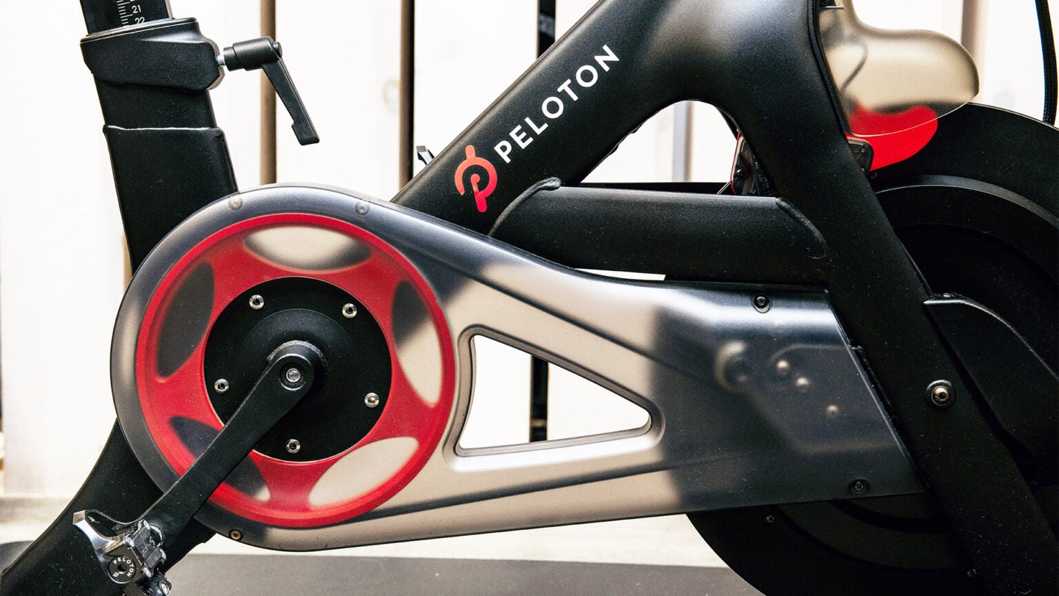 peloton cleats won t clip in