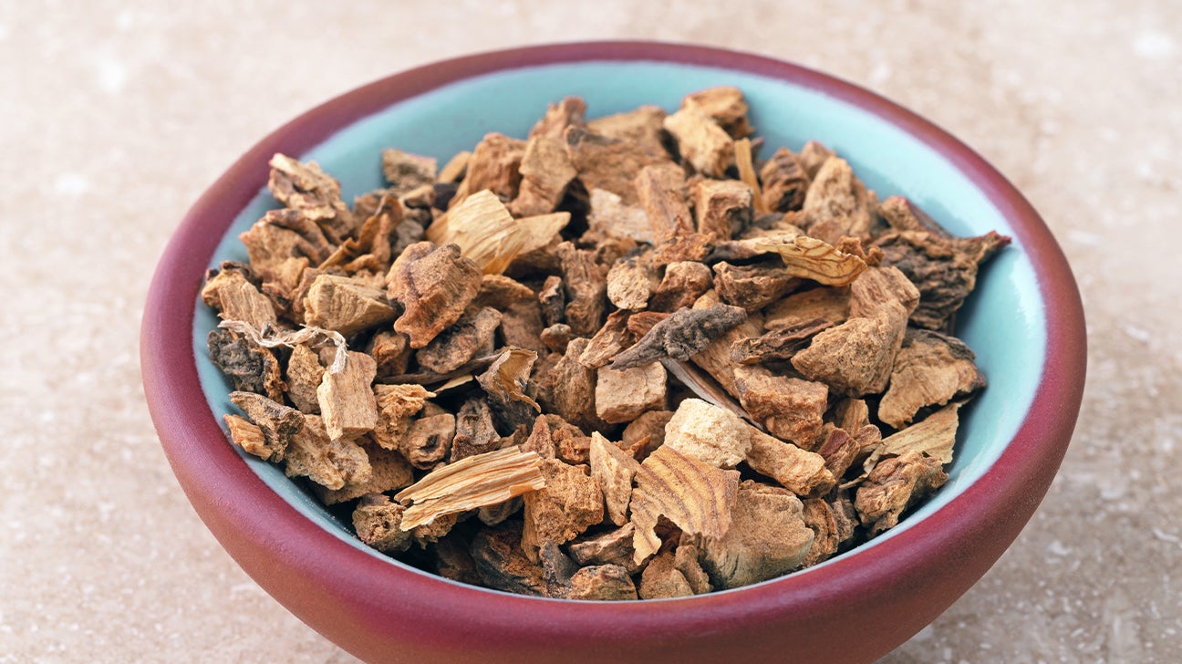8 Herbal Teas to Help Reduce Bloating