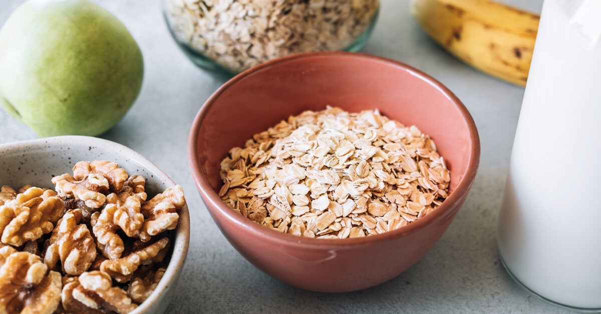 Does Oatmeal Expire? Dried, Cooked, and More