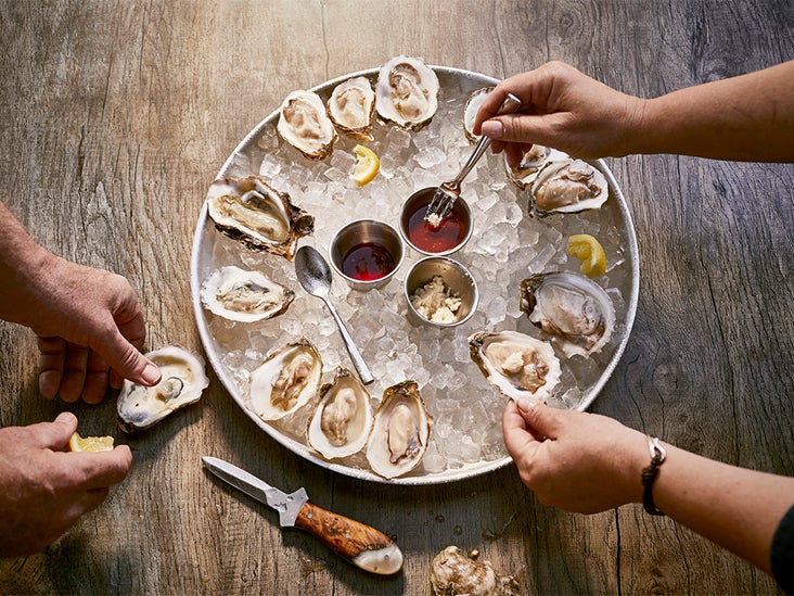 can-you-eat-oysters-while-pregnant-raw-smoked-more