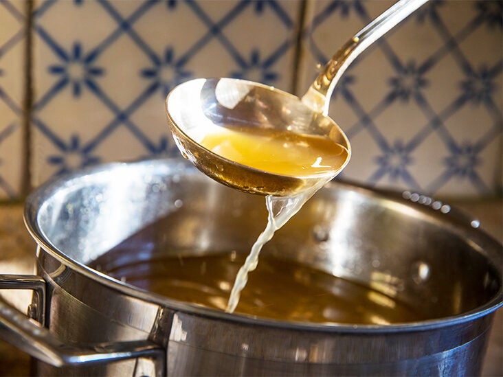 Bone Broth: How to Make It and 6 Reasons Why You Should