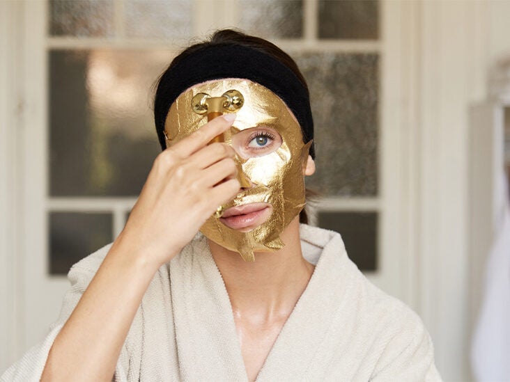 How to Give Yourself a Luxe Facial at Home