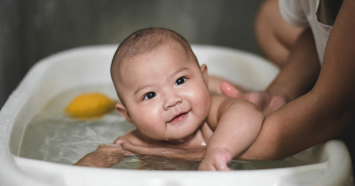 Baby Bath What's the Plus, More Bathing Tips