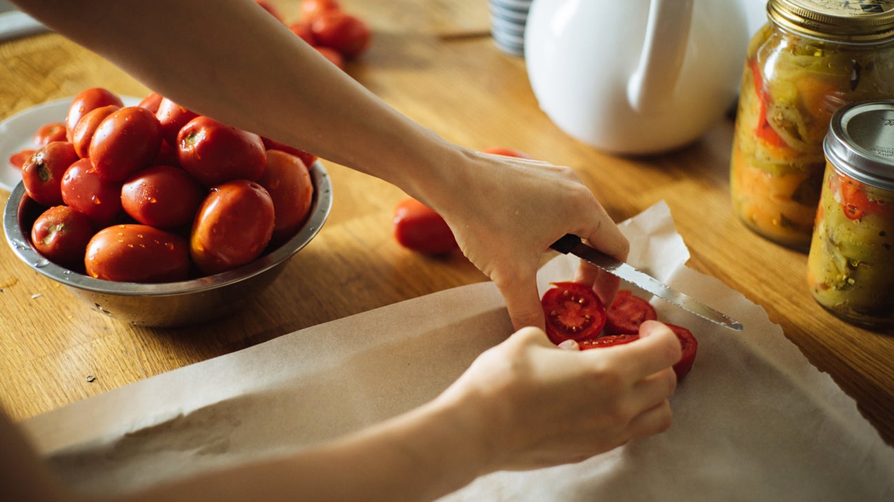 Tomatoes and 8 Other Food Myths About Arthritis