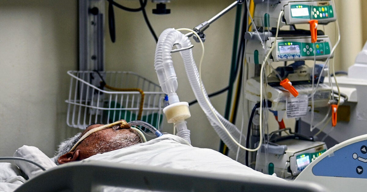 Patient With Coronavirus COVID 19 Connected To An Artificial Respirator 1200x628 Facebook 1200x628 