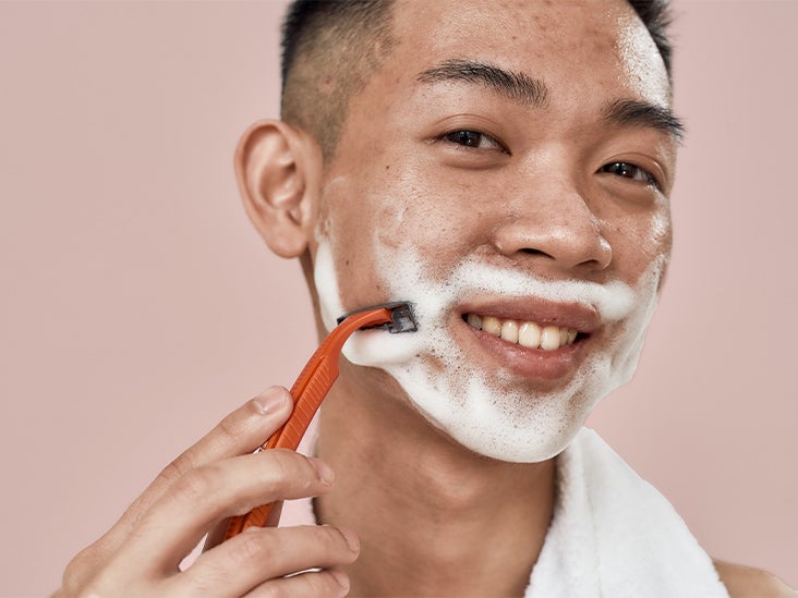 Shaving with Acne: How to Do It Safely During a Breakout
