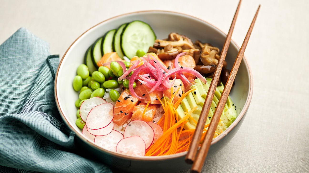 POKE BOWL RECIPE: How to Make a Delicious & Healthy Poke Bowl at Home