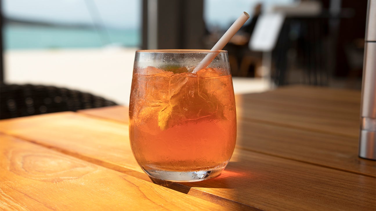 20 Foods and Drinks That Help with Bloating