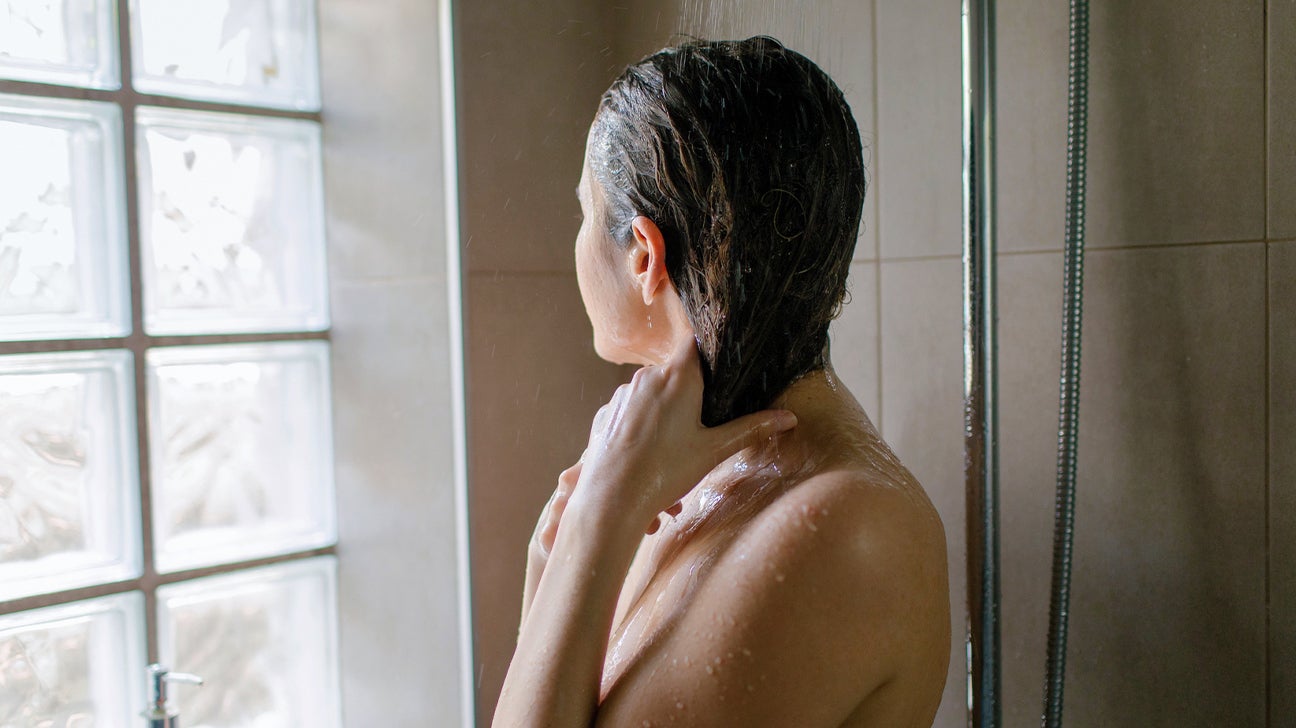8 Common Hair Washing Mistakes and How to Correct Them
