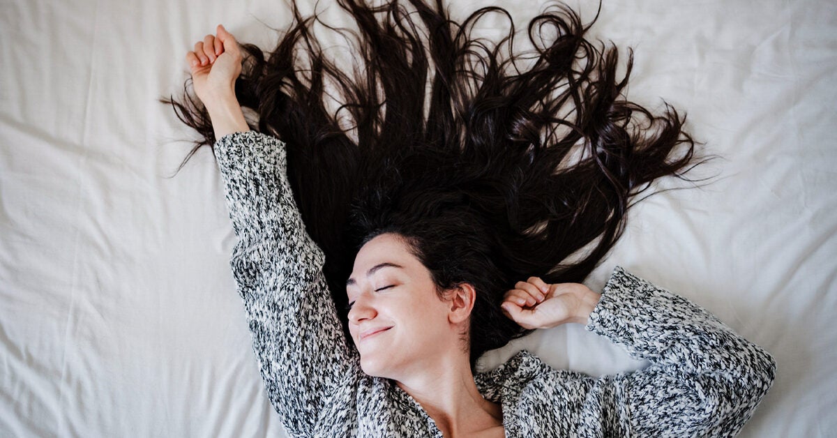 How to Sleep with Long Hair to Protect the Health of Your Hair