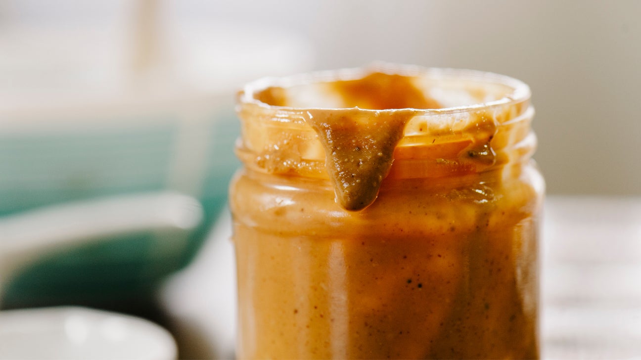 Should You Eat or Avoid Peanut Butter Before Bed?