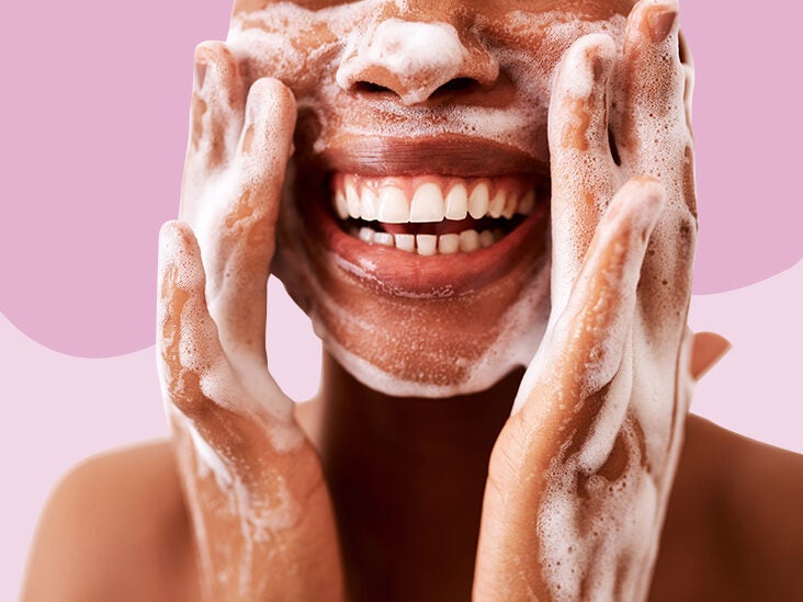 10 Best Face Washes for Dry Skin