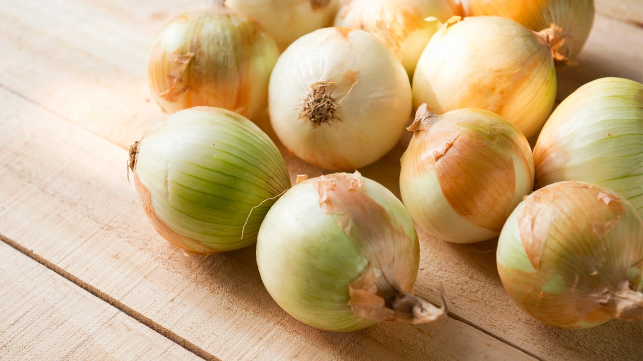 Here's What You Can Substitute For Shallots