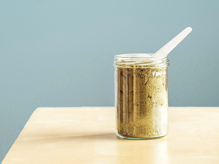 Why 'Dry Scooping' Protein Powder Before Your Workout Is a Terrible Idea