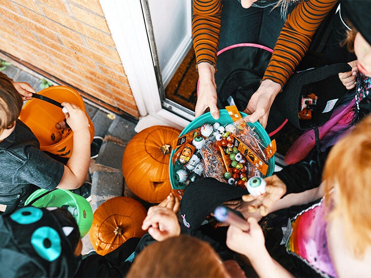Tips for Celebrating Halloween Safely with Unvaccinated Kids