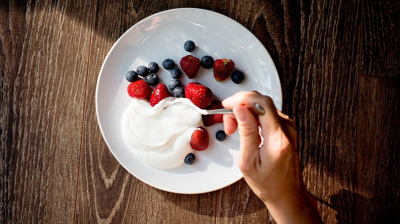 Homemade Yogurt Parfaits [Video] - Sweet and Savory Meals