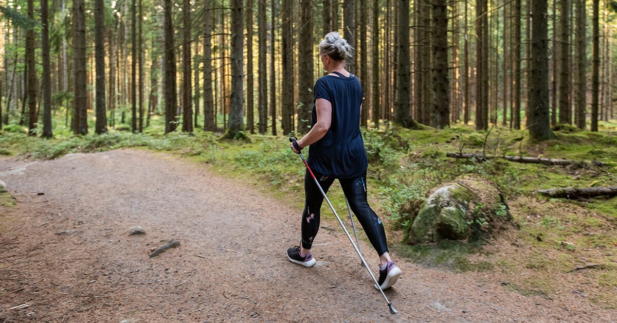 Spaans Weven eigendom Nordic Walking: Benefits, Affects on Arthritis Pain, and How-To