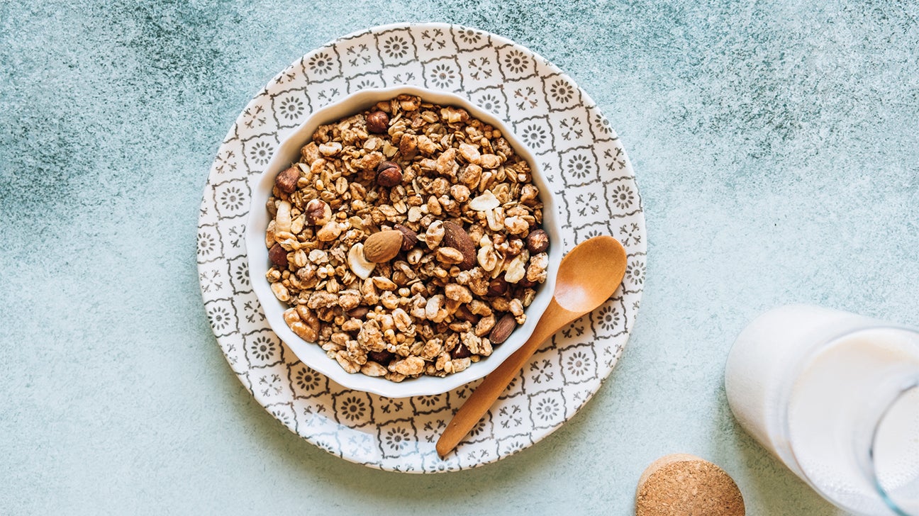 https://post.healthline.com/wp-content/uploads/2021/11/granola-health-foods-not-as-healthy-1296x728-header.jpg