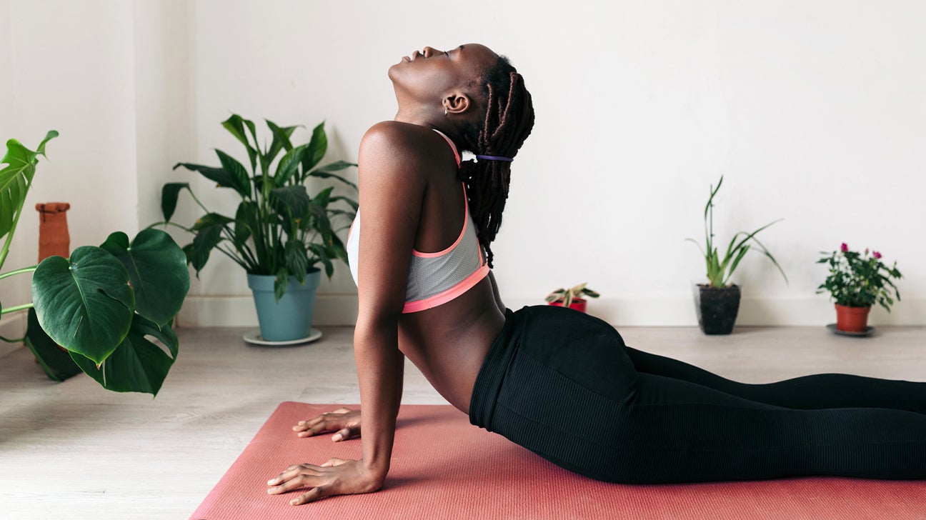 How To Get A Small Waist With Yoga: 7 Poses To Practice