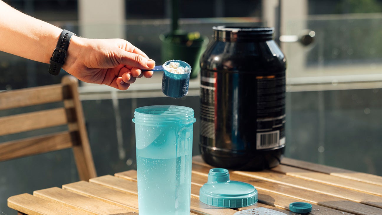 Easy Ways to Use a Protein Shaker: 11 Steps (with Pictures)