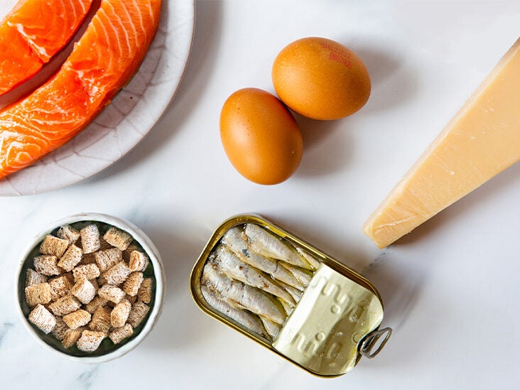 Top 12 Foods That Are High in Vitamin B12