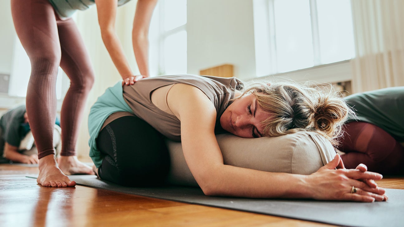 Sleep Yoga Knee Support Pillow