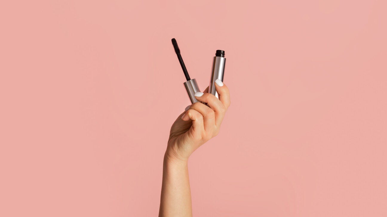 What’s Mascara Made Of? Ingredients, Products, and What to Look For