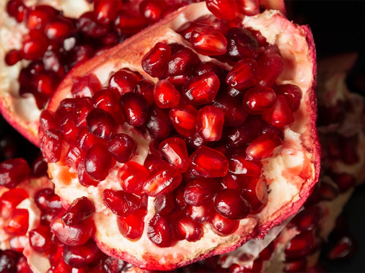 Pomegranate: 10 Health and Nutritional Benefits