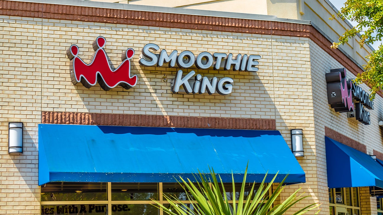 Highly recommend smoothie king slim n trims. 32oz for 230 cals : r