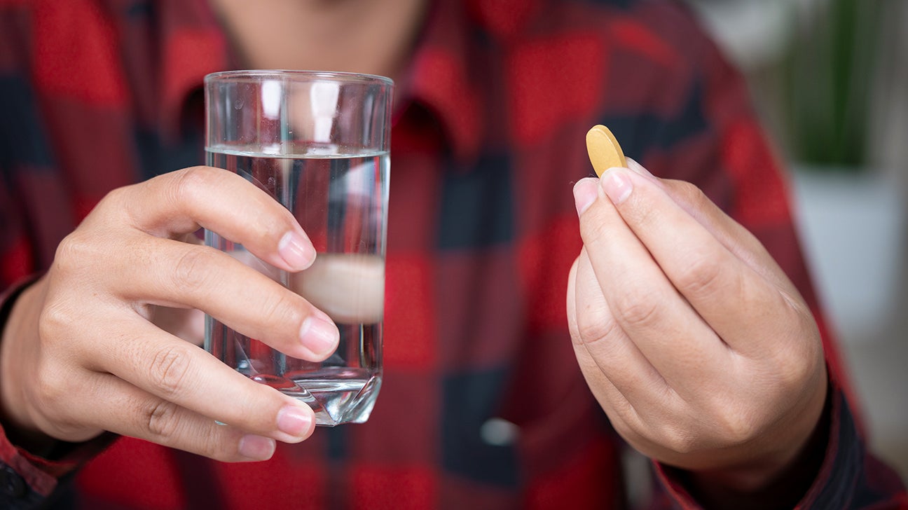 how to give a vit b12 injection How to self-inject intramuscular vitamin B12 - Overview