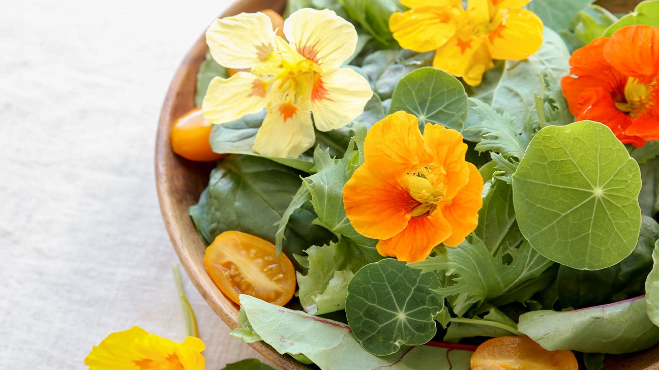 13 Flowers You Can Eat From Your Garden