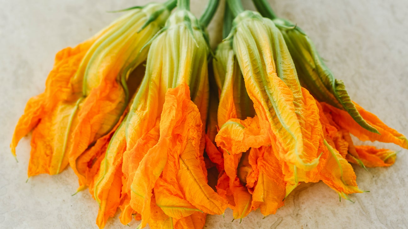 11 Edible Flowers With Potential Health Benefits