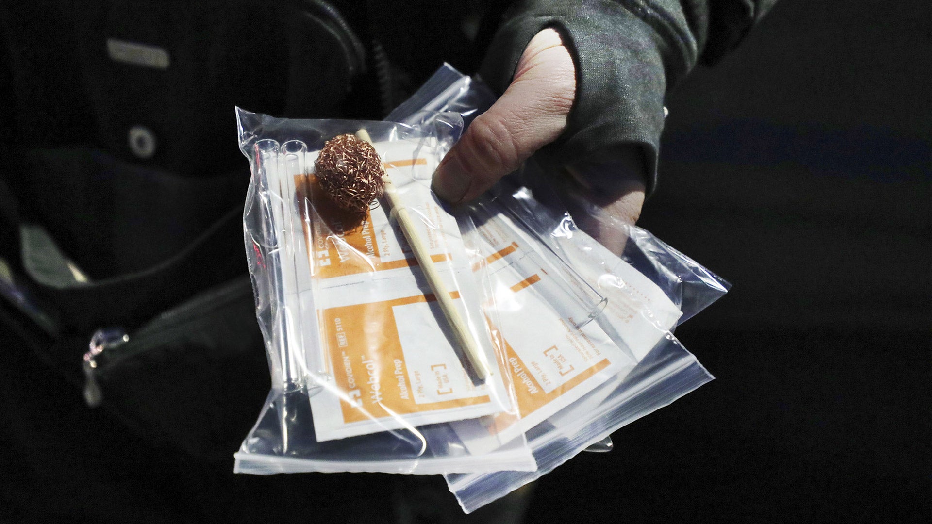 Safe Smoking Kits Here's What They Are and How They Help 1TruHealth