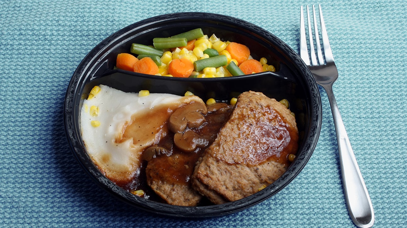 https://post.healthline.com/wp-content/uploads/2022/09/frozen-dinner-meal-meatloaf-mashed-potatoes-vegetables-1296x728-header.jpg