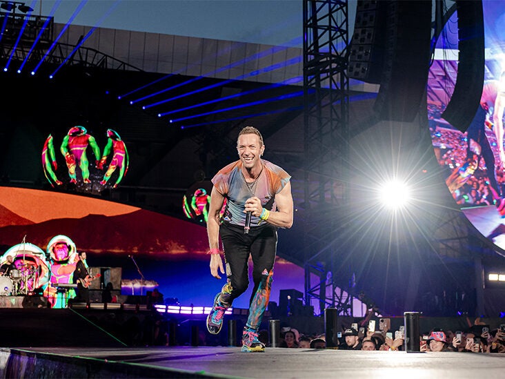 Coldplay's Chris Martin Diagnosed With Serious Lung Infection: What to Know