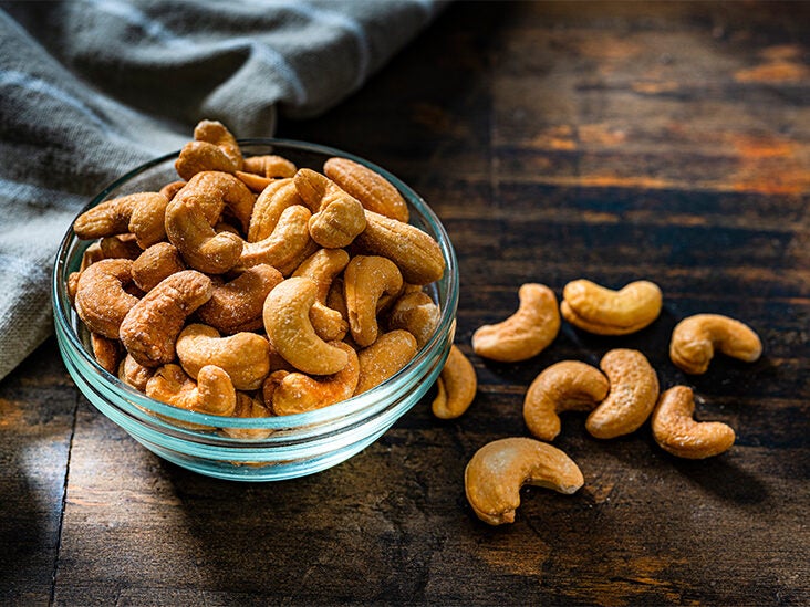 Eating Almonds, Cashews, and Other Tree Nuts Linked to Lower Blood Pressure￼