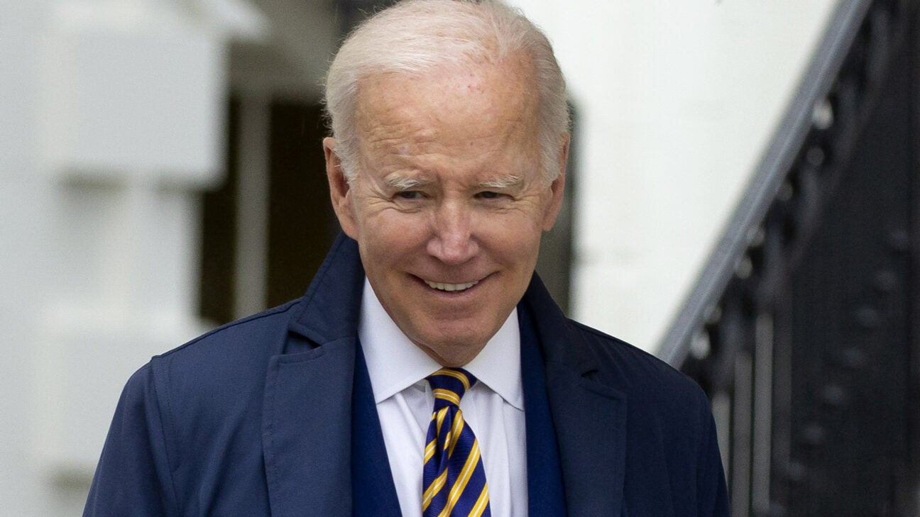 What Experts Think About Biden Administration Ending COVID-19 Public Health Emergency