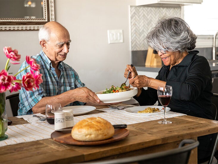 Alzheimer's: People Who Adhere to MIND, Mediterranean Diets Have Fewer Plaques, Tangles