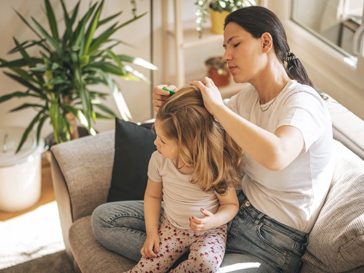 do-lice-combs-work-to-get-rid-of-lice-what-to-know