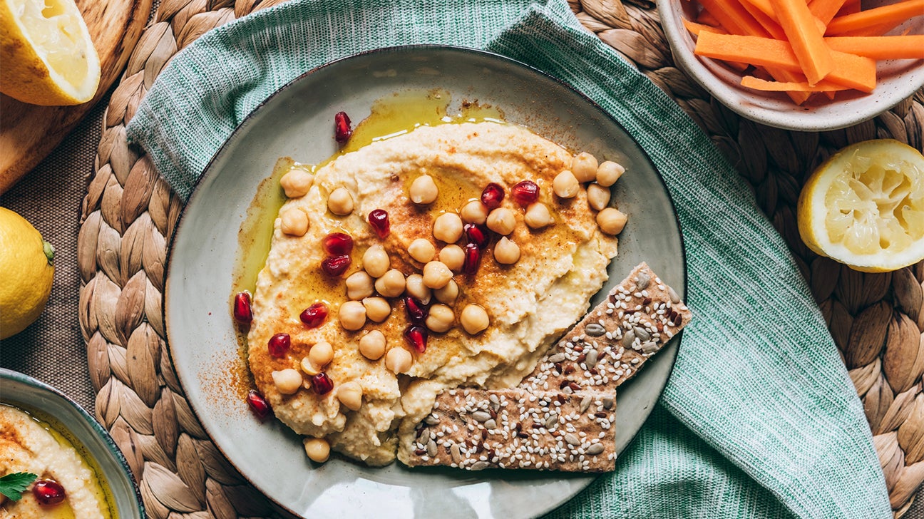 Is Hummus Healthy? Top 8 Benefits of Hummus