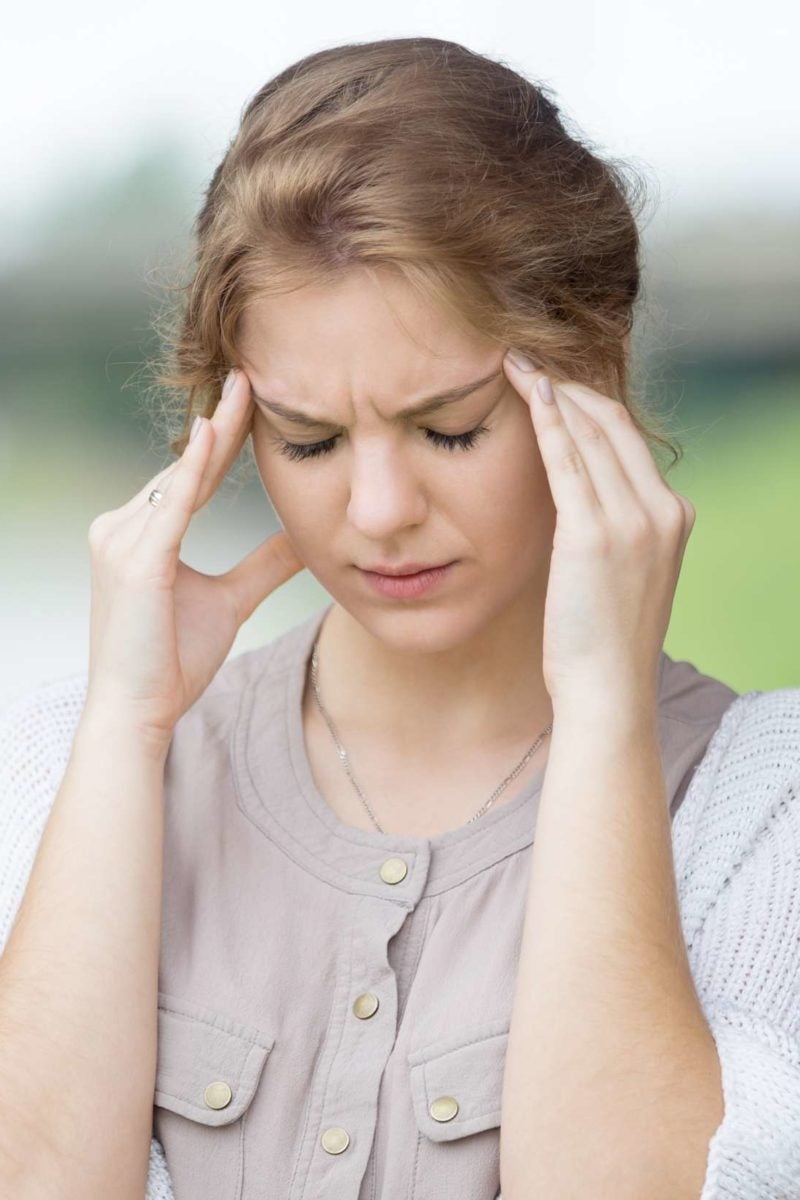 head-feels-heavy-5-causes-symptoms-and-treatments