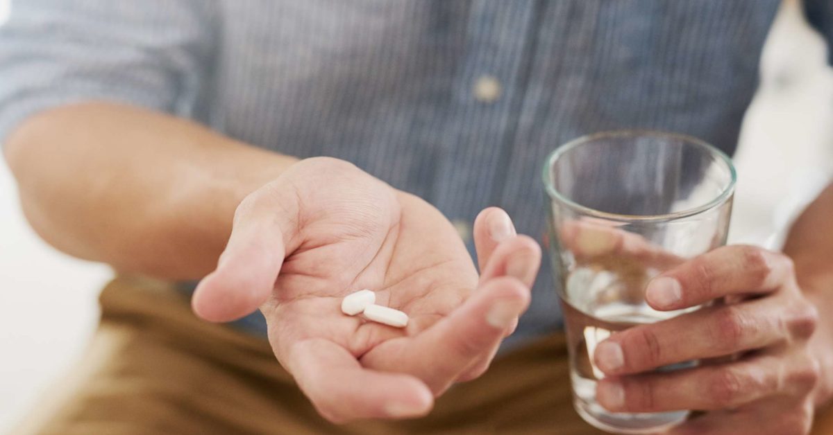 Side effects of Lipitor: Symptoms, warnings, and drug interactions